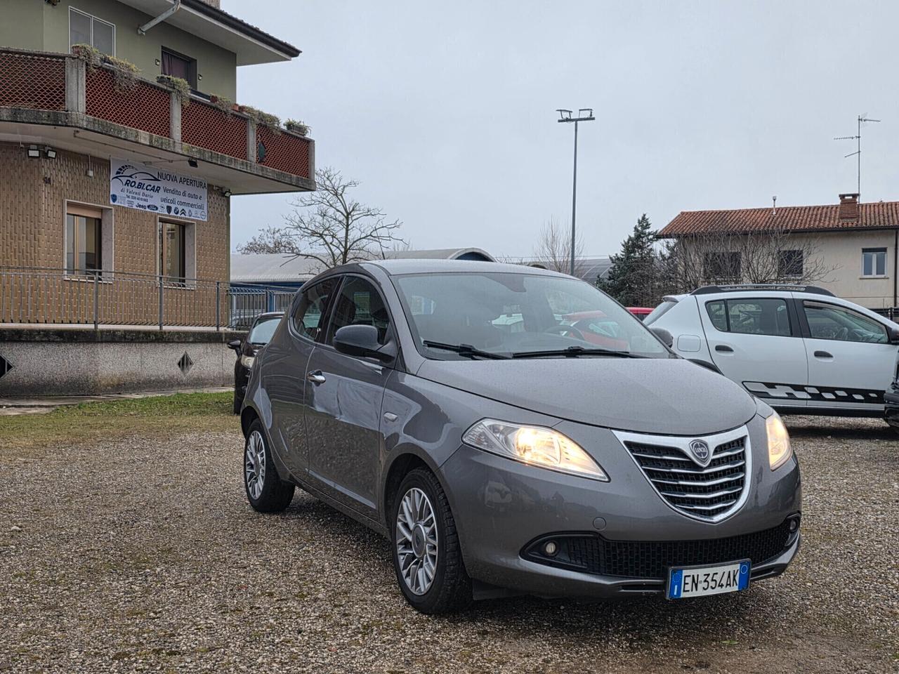 Lancia Ypsilon 1.3 MJT 16V 95 CV 5 porte S&S Platinum FINANZIABILE