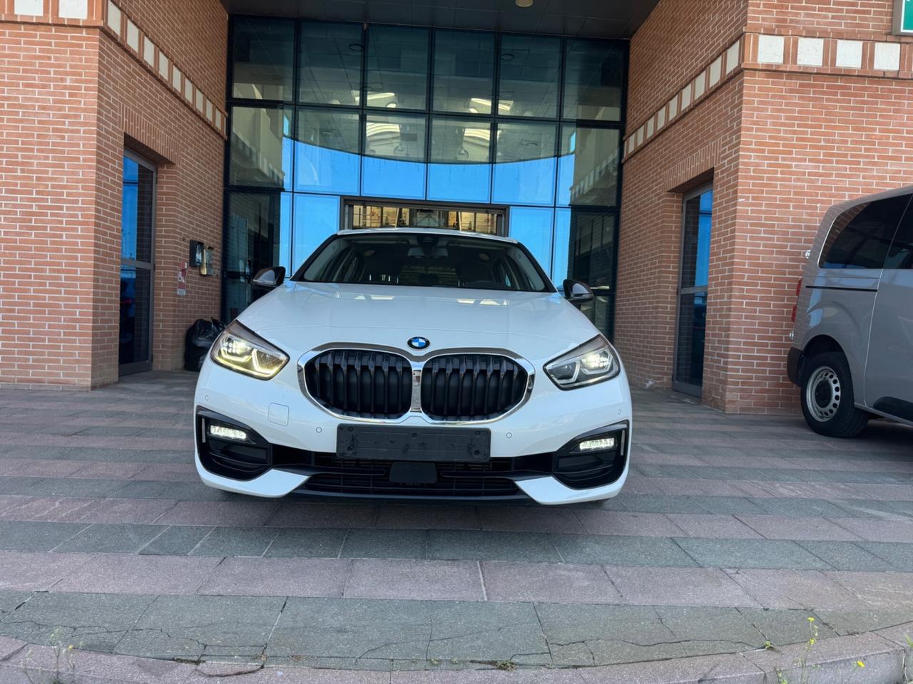 Bmw 118 118d 5p. Msport