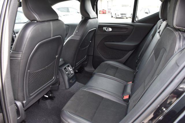 VOLVO XC40 T5 Recharge Plug-in Hybrid R-design