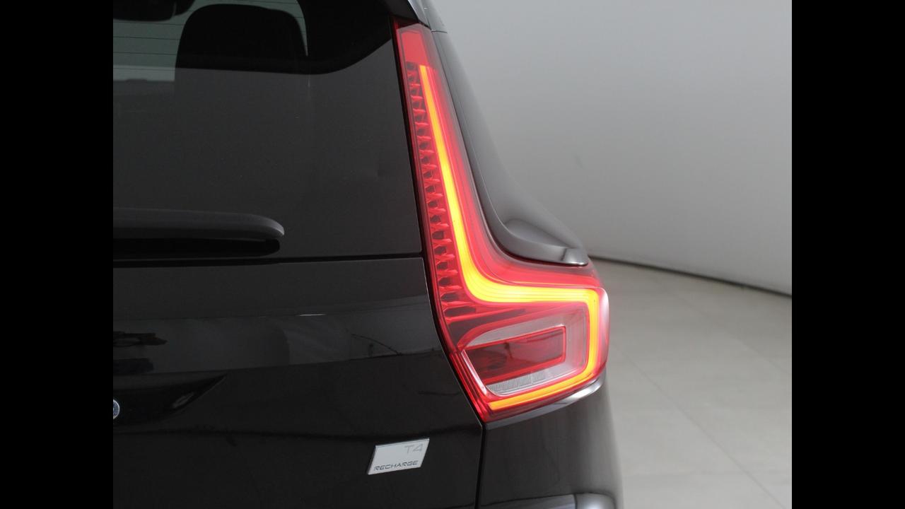 VOLVO XC40 2023 - XC40 1.5 t4 recharge phev Core auto