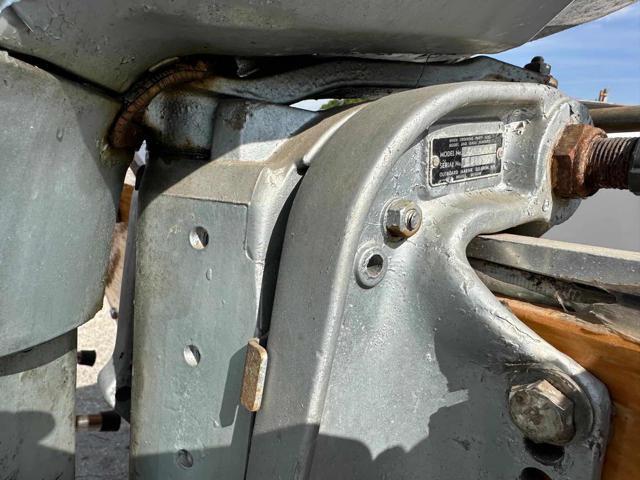 JDM Titane Barca a motore carello