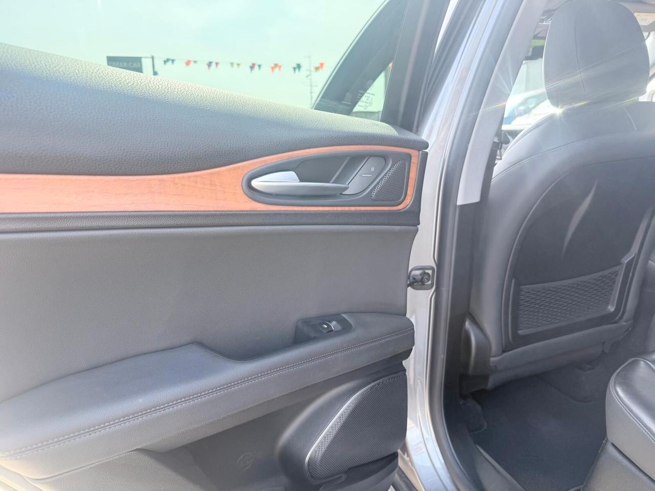 Alfa Romeo Stelvio 2.0 Turbo 280 CV AT8 Q4 GANCIO TRAINO