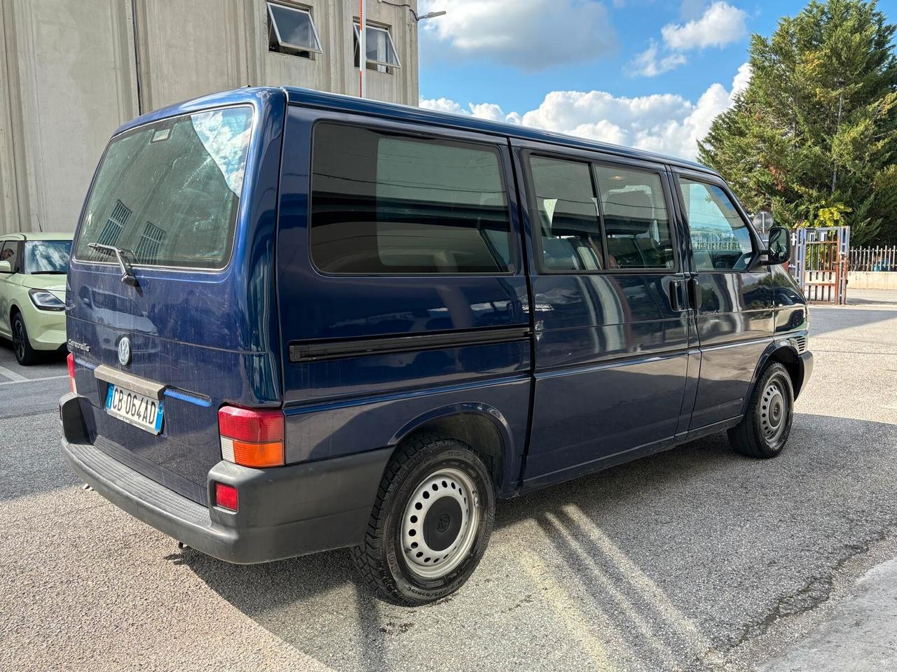 Volkswagen Caravelle 2.5 TDI/102CV PL - 9 posti