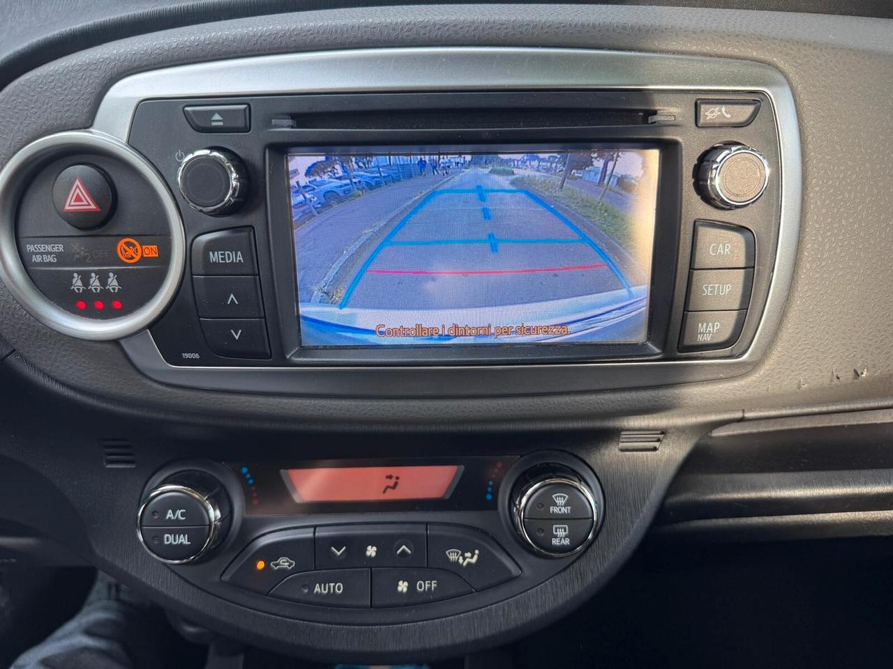 Toyota Yaris 1.0 5 porte NEOPATEN GARANZIA 12 MESI