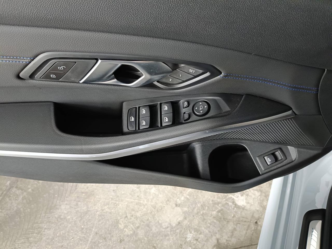 BMW 320d Touring mhev 48V xdrive Msport auto