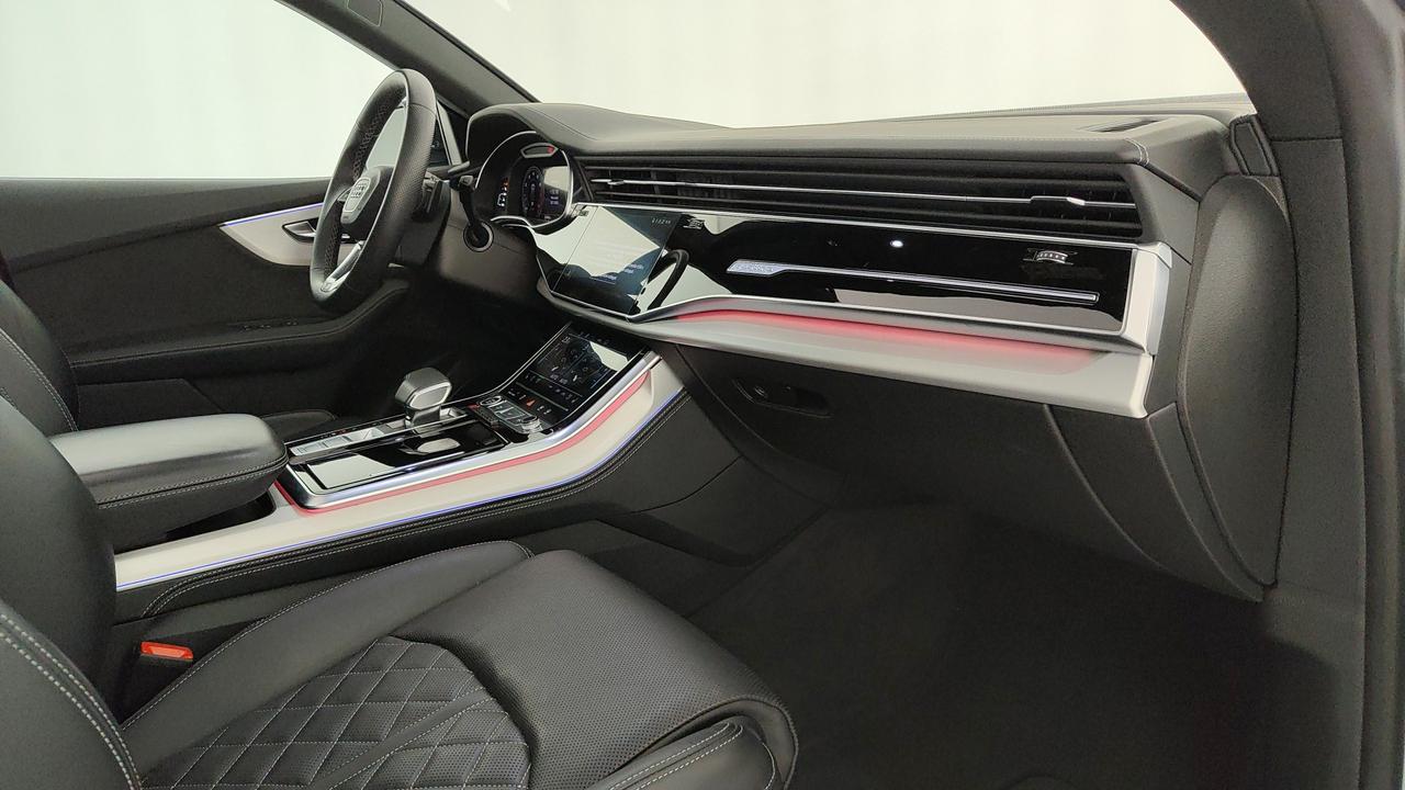 AUDI Q8 55 3.0 tfsi mhev Sport quattro tiptronic