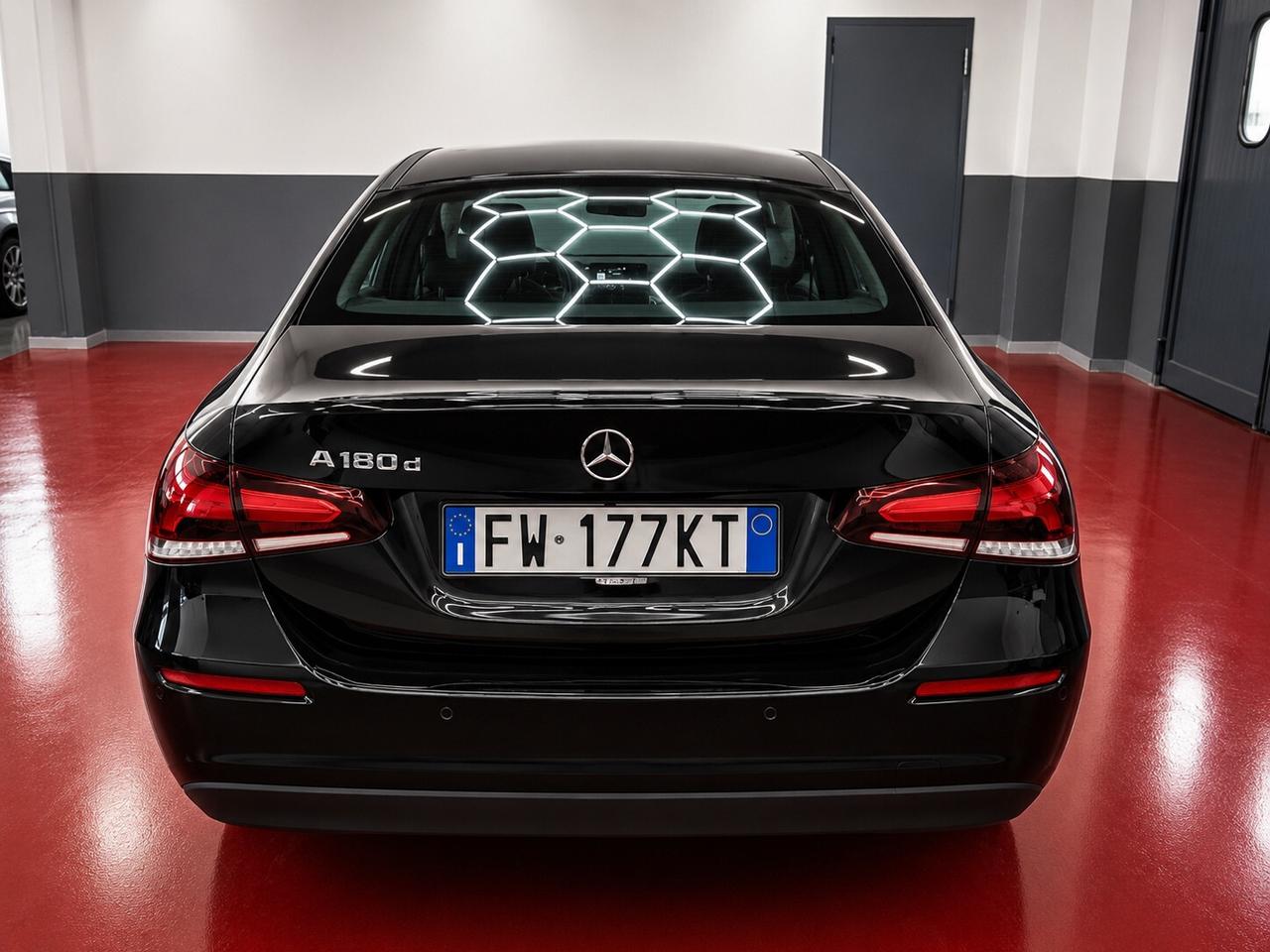 Mercedes-benz A 180 d Limousine Automatic sport