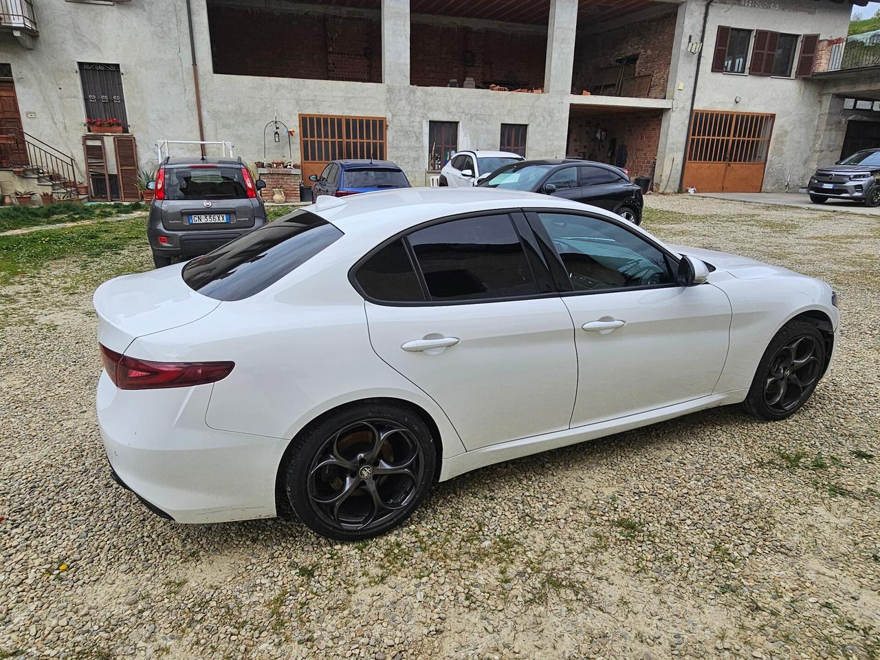 Alfa Romeo Giulia 2.2 Turbodiesel 210 CV AT8 AWD Q4 Veloce