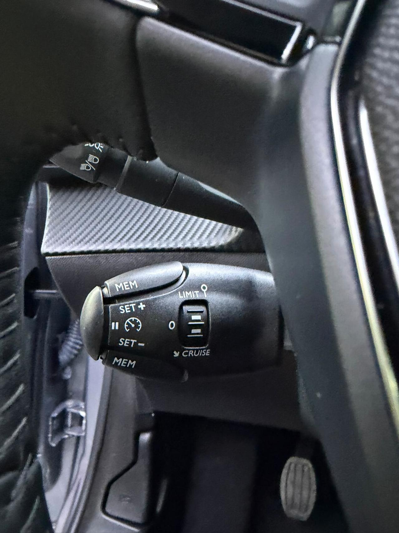 Peugeot 208 PureTech 1.2 Benzina 100 cv Stop&Start 5 porte Allure