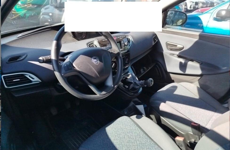 LANCIA YPSILON 1.0 FIREFLY 69CV 6M. HYBRID ORO ( BLUETOOTH )