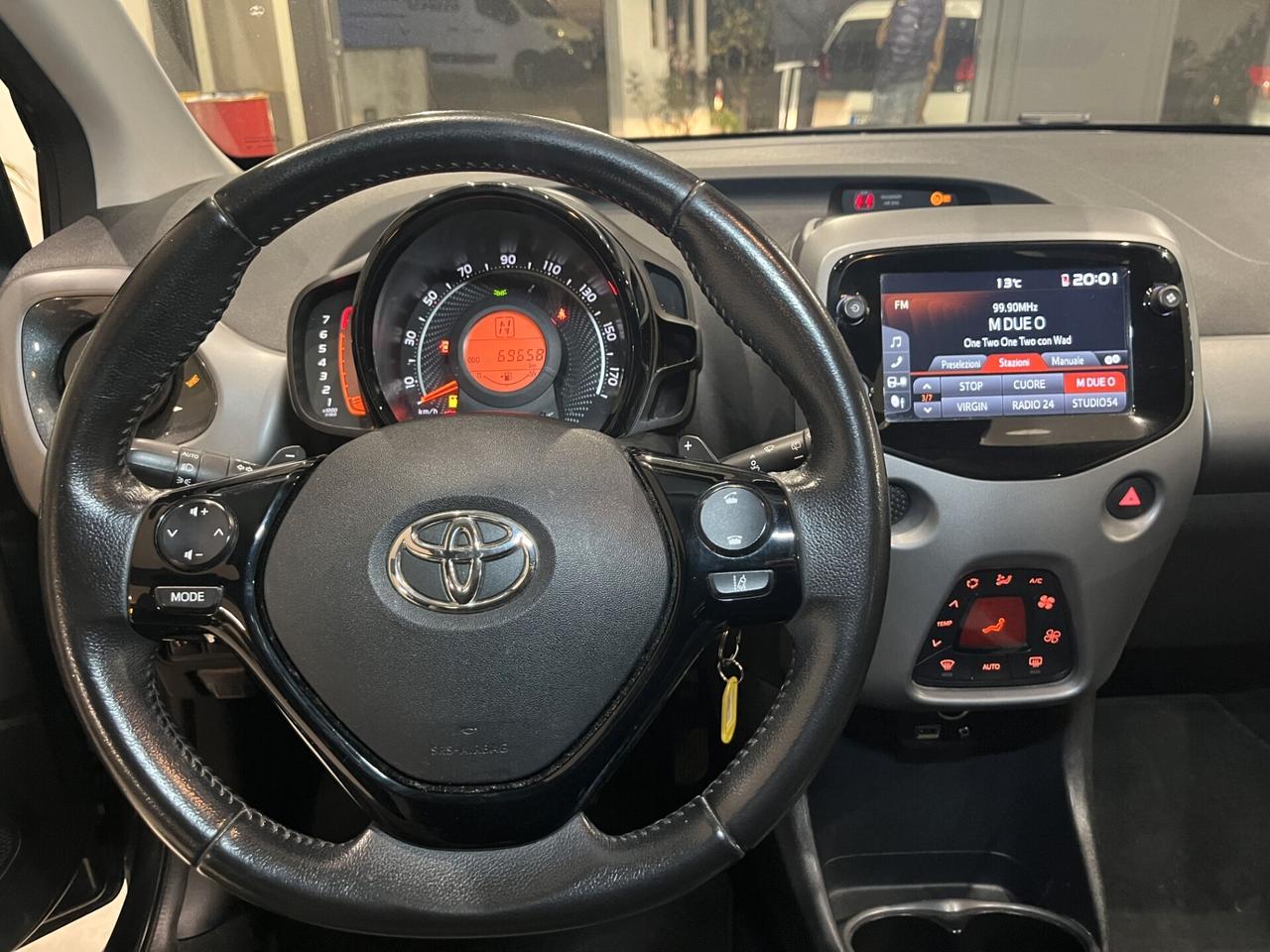 Toyota Aygo 5 porte x-play MMT
