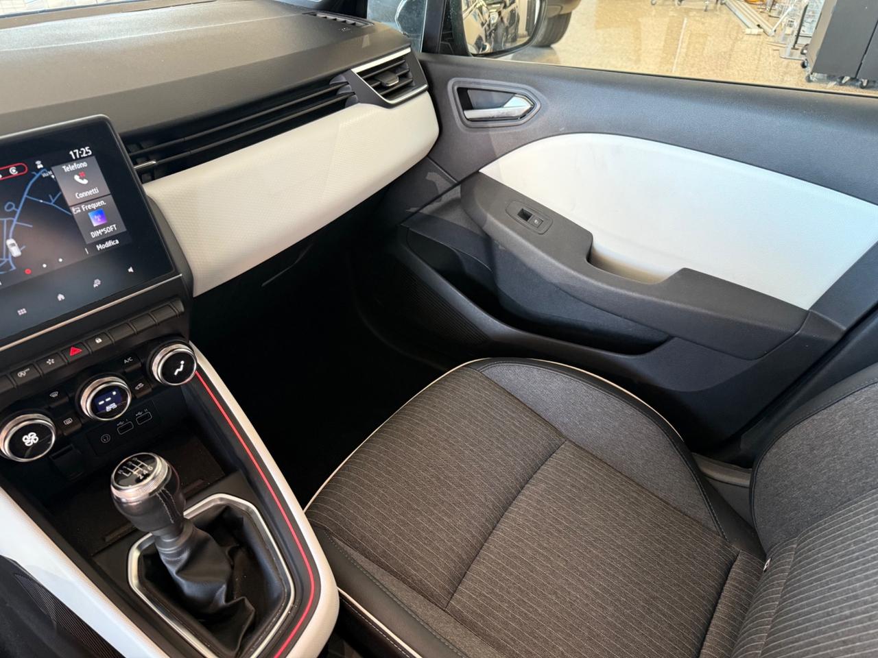 PREZZO PROMO SOLO POCHI GIORNI!!Renault Clio TCe 90 CV 5 porte Techno