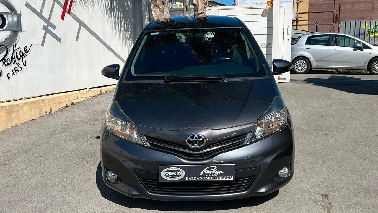 TOYOTA YARIS 1.4 D 5 PORTE LOUNGE 2014