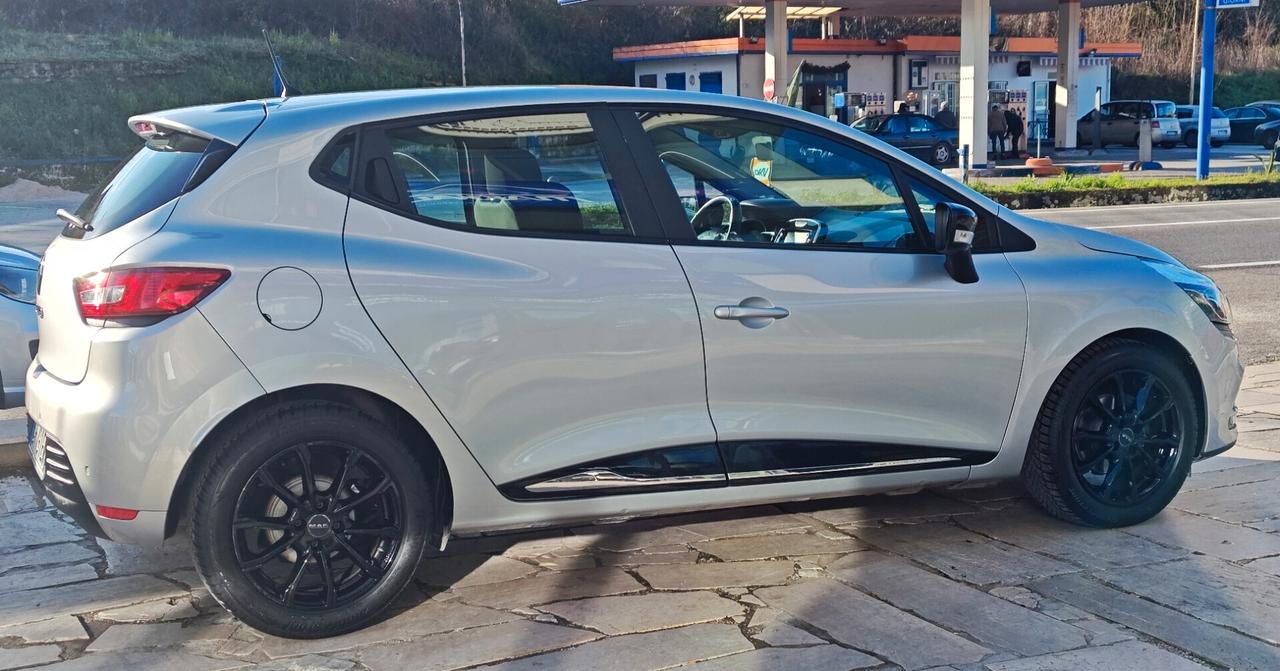 RENAULT CLIO 1.5 75 CV MOSCHINO LIFE