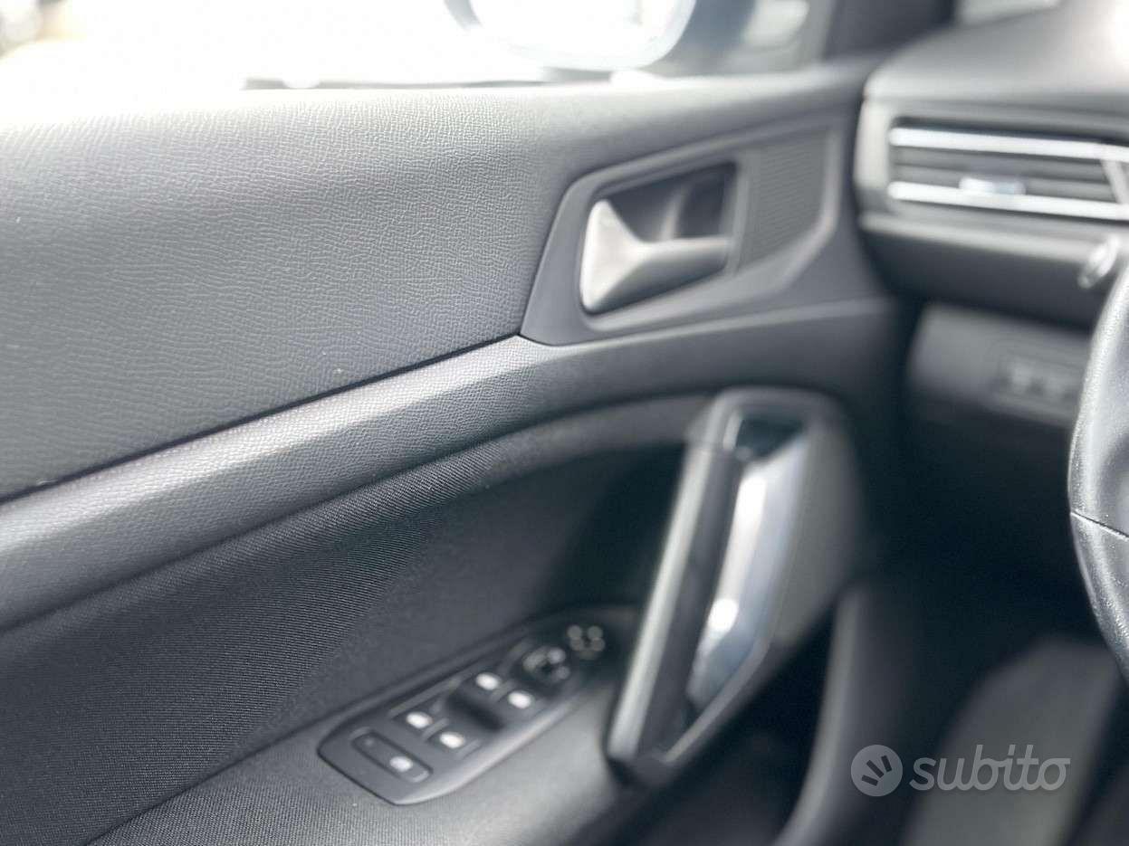 Peugeot 308 1.6 Diesel 120CV E6 Neo - 2017