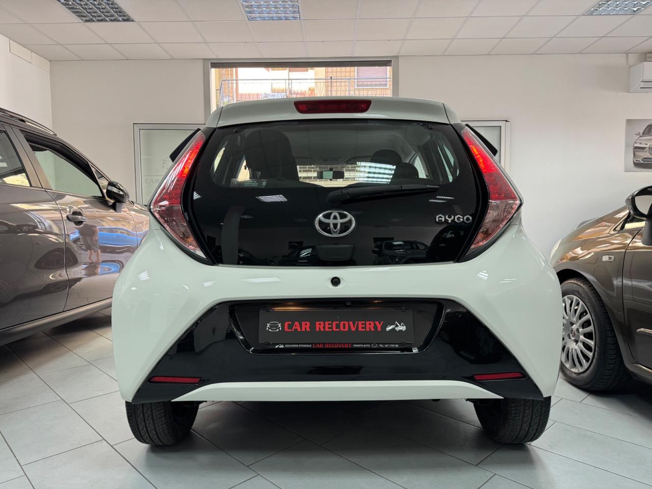 Toyota Aygo 1.0 VVT-i 69 CV 5 porte x-play
