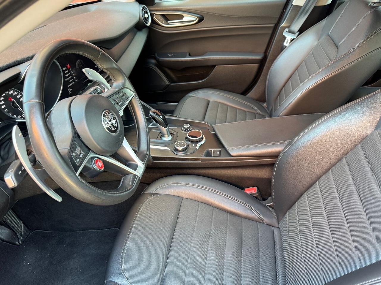 Alfa Romeo Giulia 2.2 Turbodiesel 180CV AT8 AWD Q4 Super