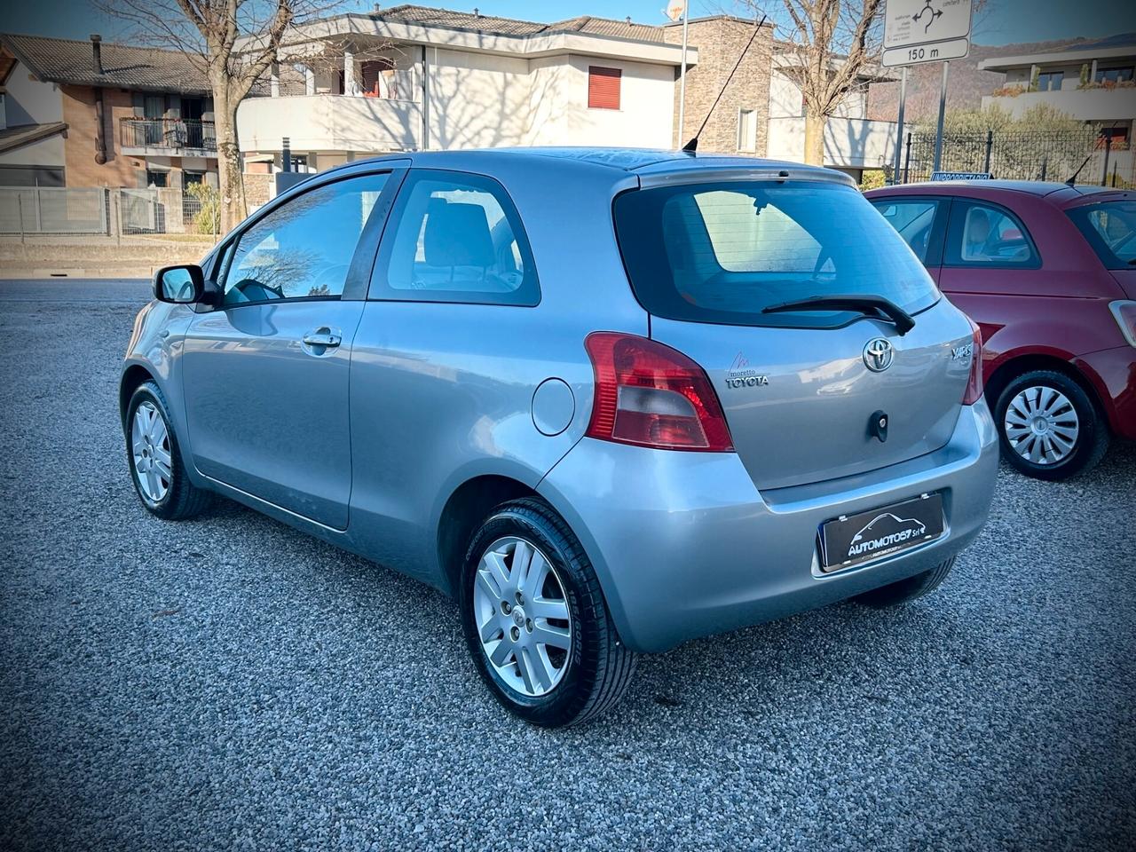 Toyota Yaris 1.3 3 porte Navi - UNIPROPRIETARIO