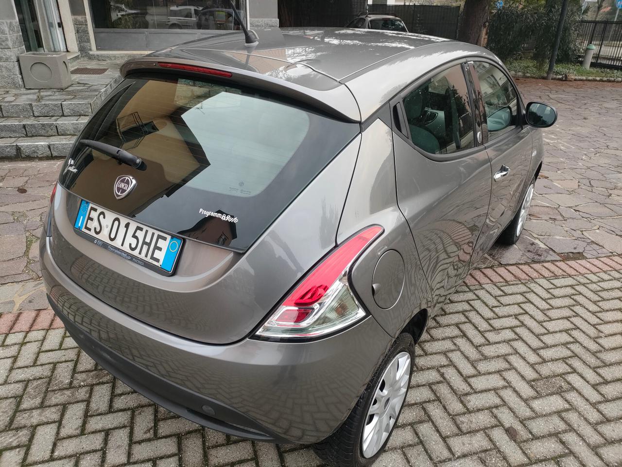 Lancia Ypsilon 0.9 TwinAir 85CV Ecochic Gold