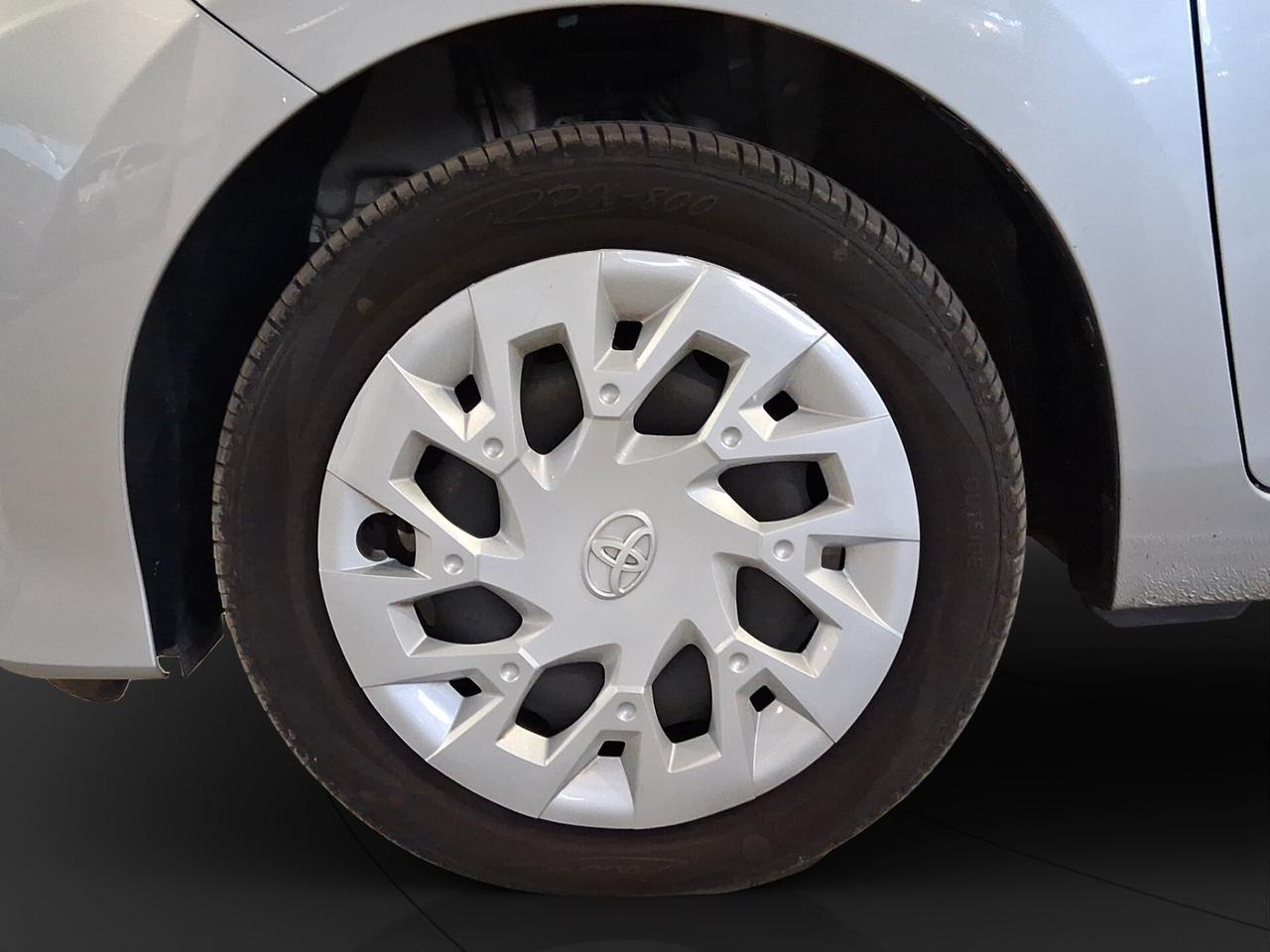 Toyota Aygo Connect 1.0 VVT-i 72 CV 5 porte x-play MMT