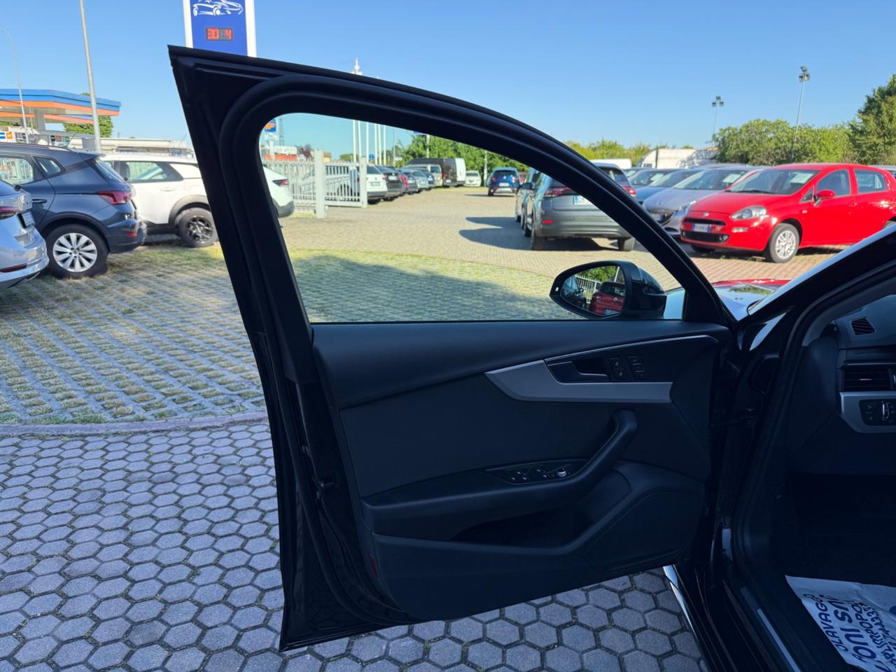 Audi A4 Avant 40 TDI quattro S tronic Business Advanced