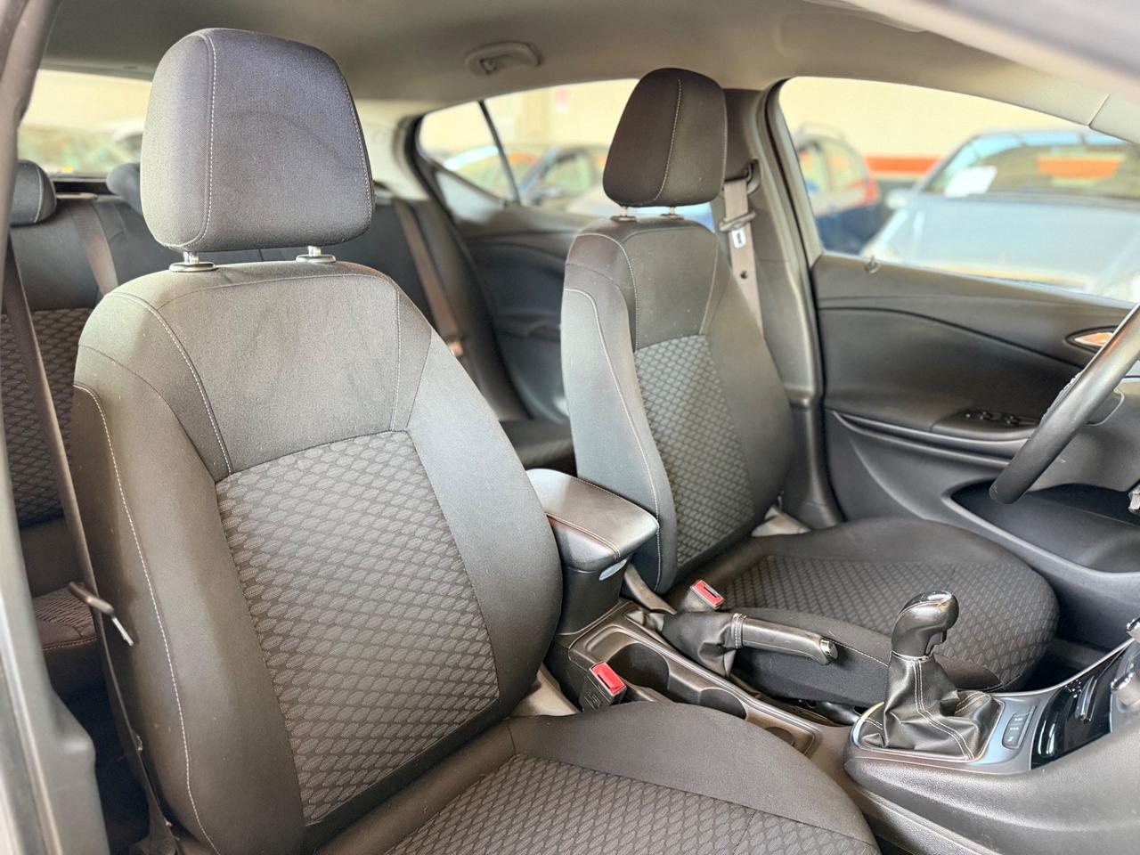 Opel Astra 1.6 CDTi 110CV Start&Stop 5 porte Innovation NEOPATENTATI