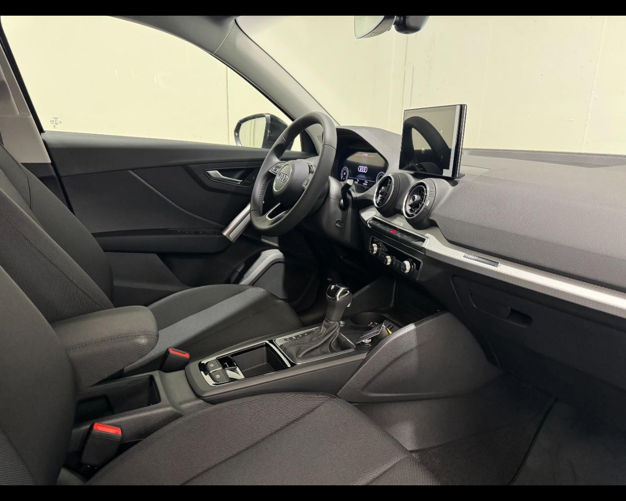 AUDI Q2 35 TFSI S-TRONIC S LINE EDITION