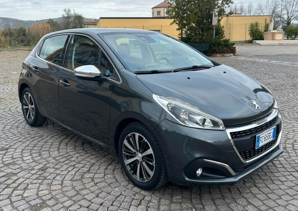 Peugeot 208 PureTech 82 5 porte Allure