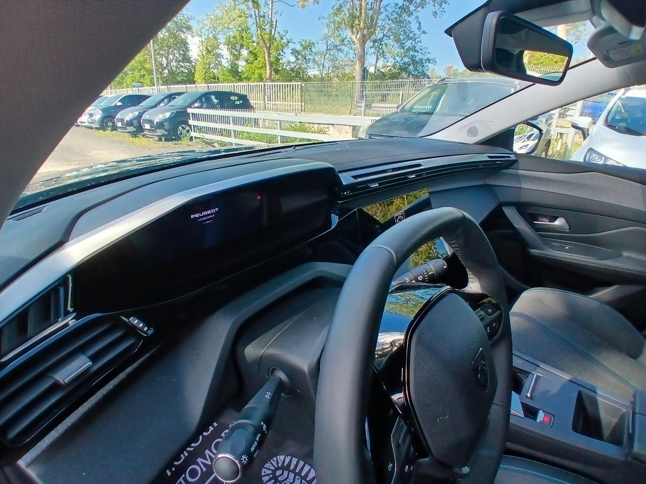 Peugeot 408 Hybrid 136 e-DCS6 Allure