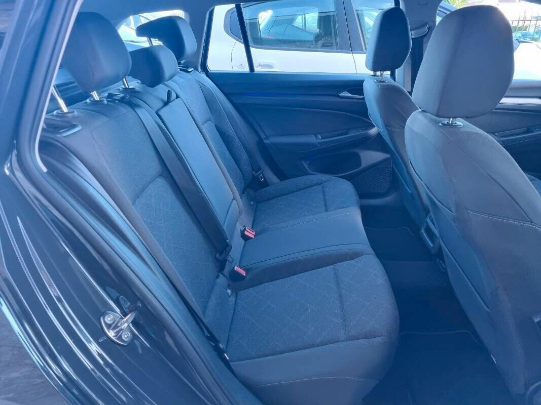Volkswagen Golf VIII Variant 2.0 tdi Life 115cv