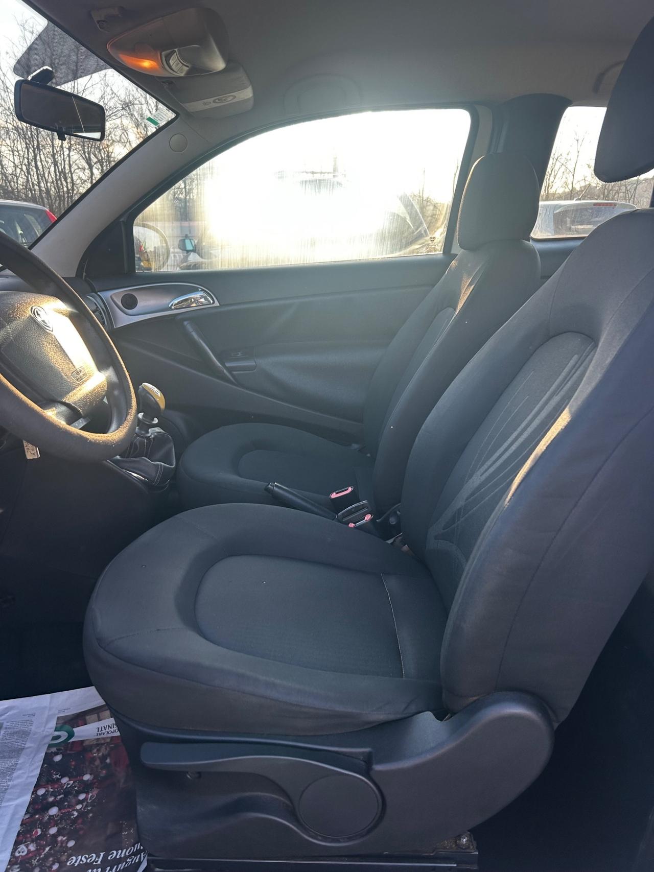 Lancia Ypsilon 1.2 69 CV Unyca