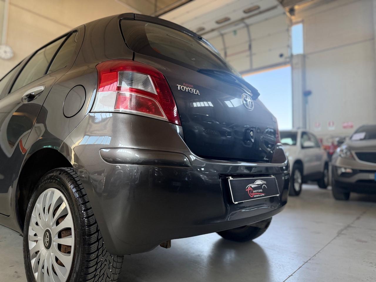 Toyota Yaris 1.3 5 porte Sol NEOPATENTATI