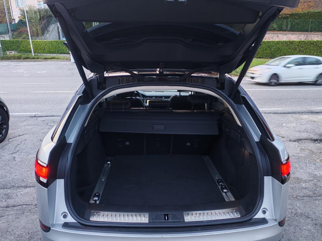 Land Rover Range Velar 2.0D I4 180 CV SE