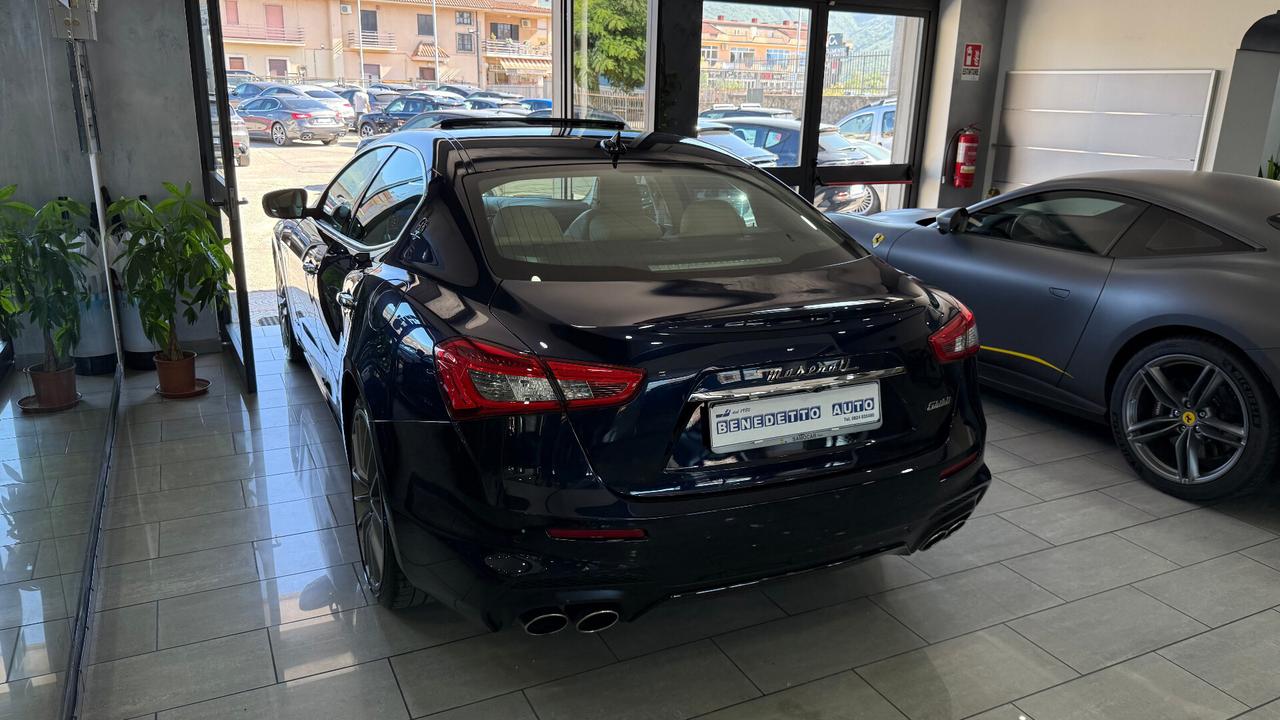 Maserati Ghibli V6 Diesel Gransport TETTO