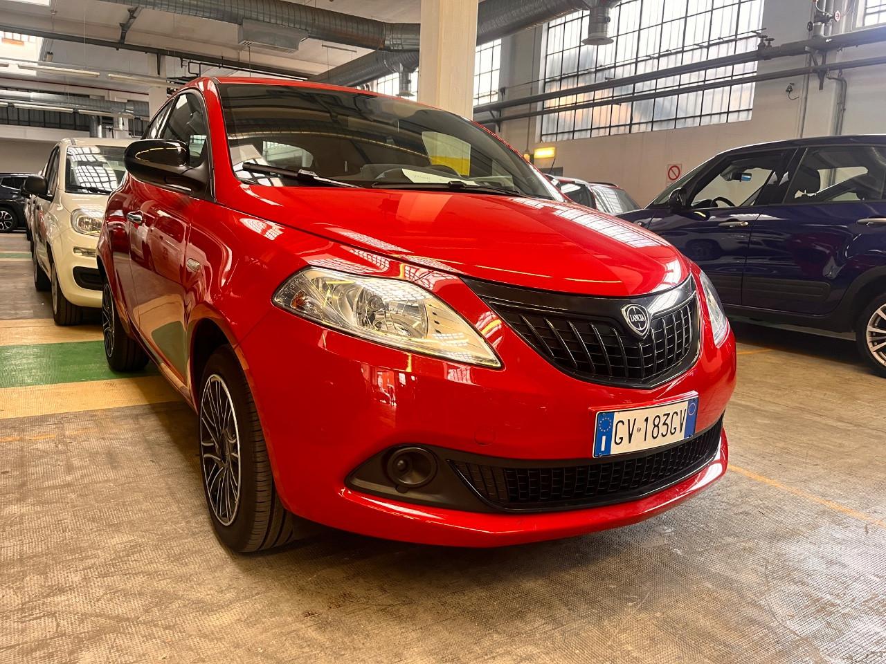 Lancia Ypsilon 1.0 FireFly 70cv Hybrid Oro