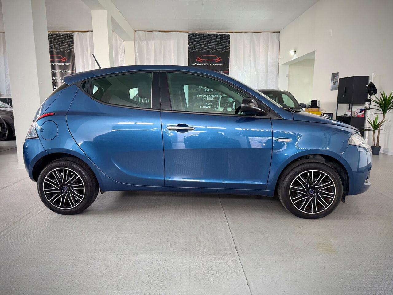 Lancia Ypsilon 1.0 Gold Aziendale 5porte Hybryd