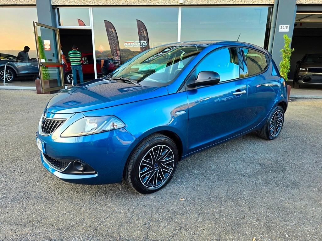 Lancia Ypsilon 1.0 FireFly 5 porte S&S Hybrid Silver Plus