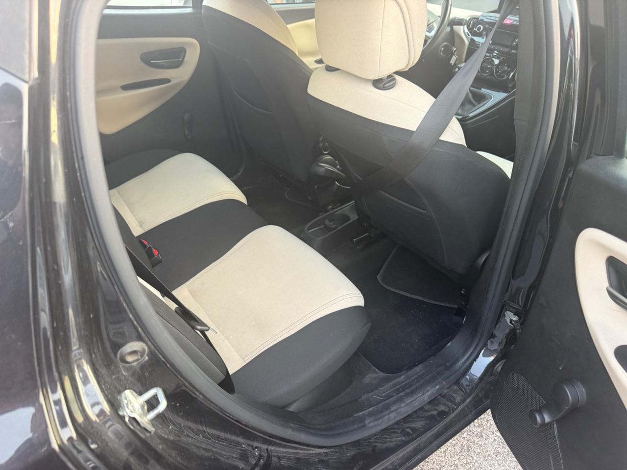 Lancia Ypsilon 1.3 Multijet 95 cavalli anno 2016