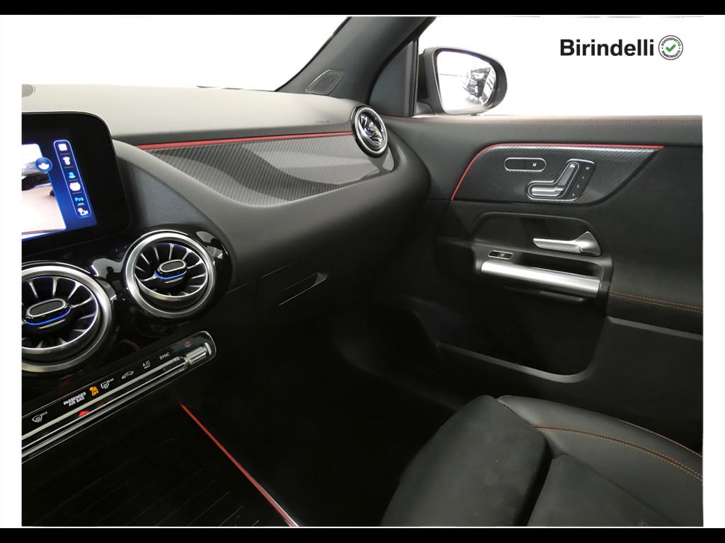 Mercedes-Benz GLA (H247) - GLA 200 d Automatic 4Matic AMG Line Premium Plus