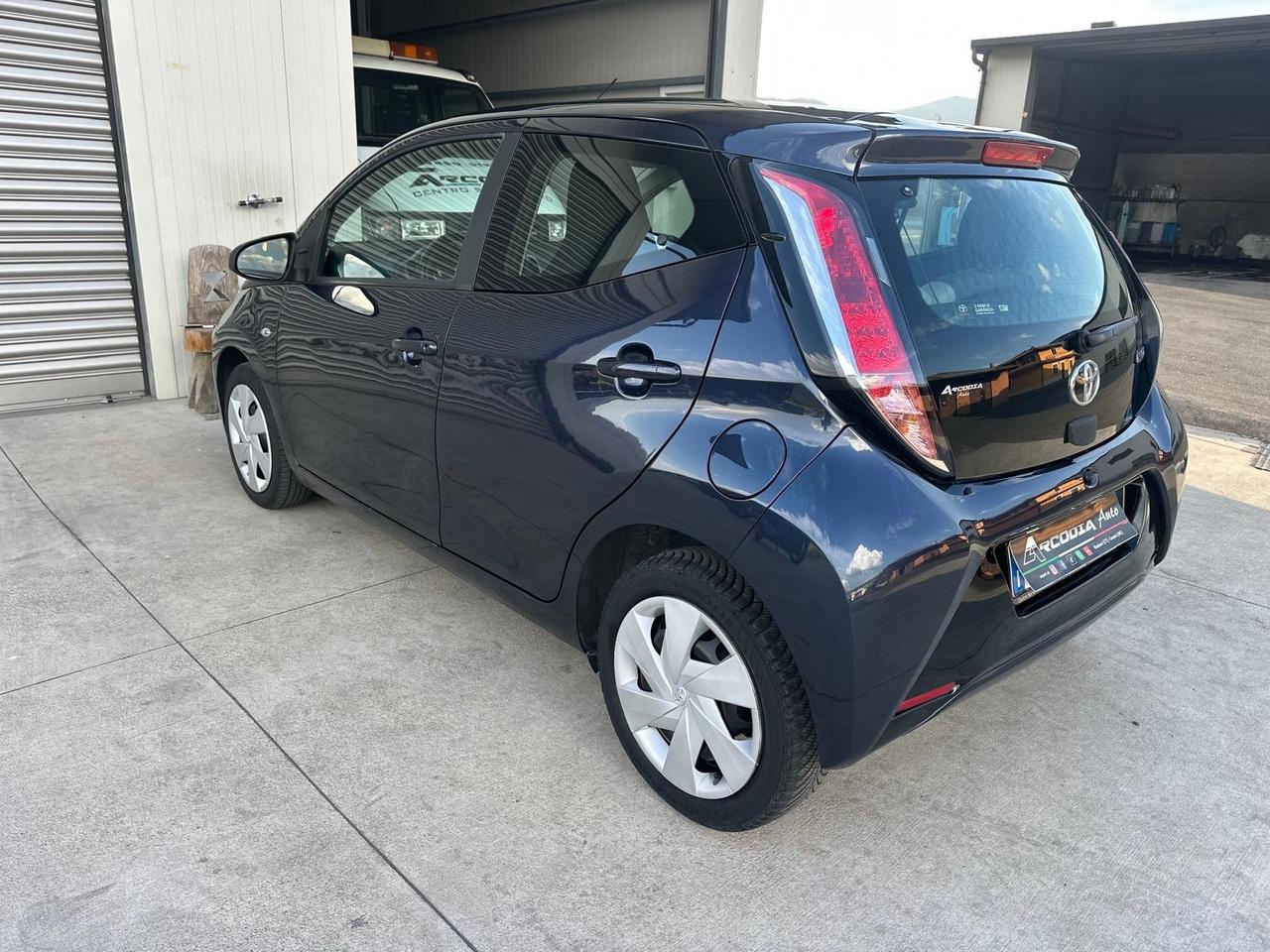 Toyota Aygo 1.0 VVT-i 69 CV 5 porte x-clusiv