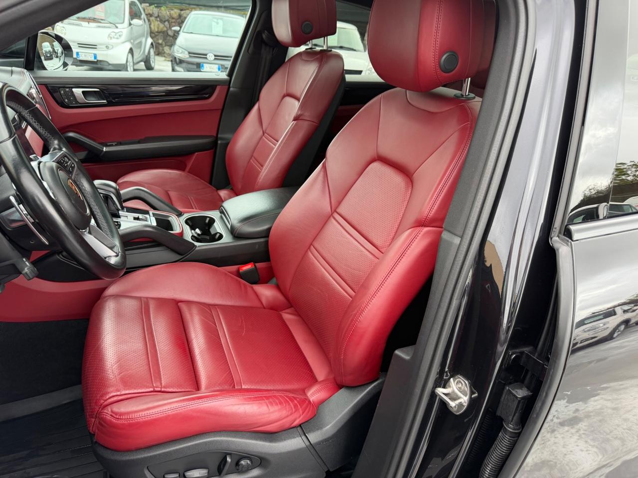 Porsche Cayenne Coupé 3.0 V6 E-Hybrid Platinum Edition