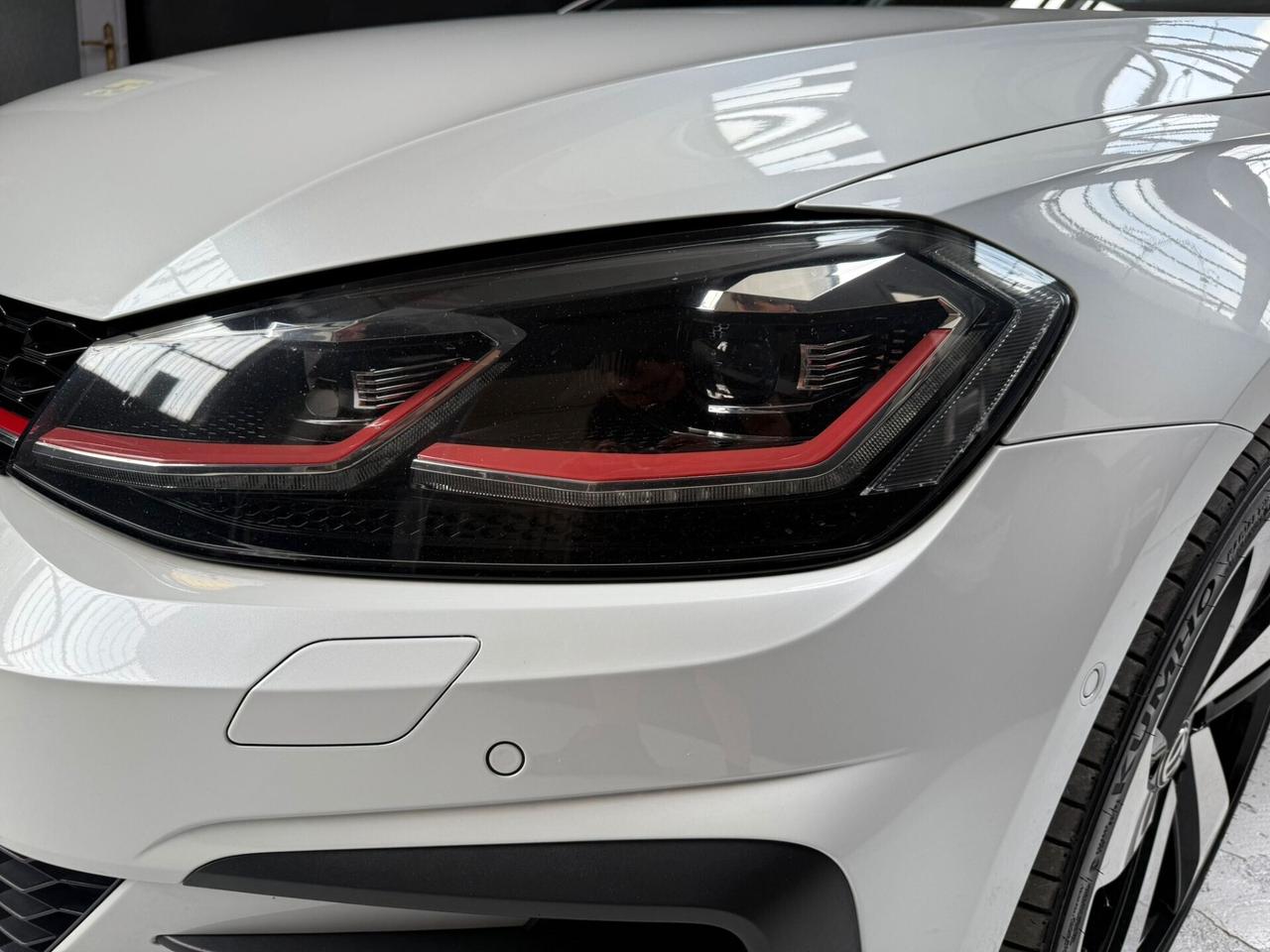 Volkswagen Golf GTI Performance 2.0 230 CV TSI DSG 5p.