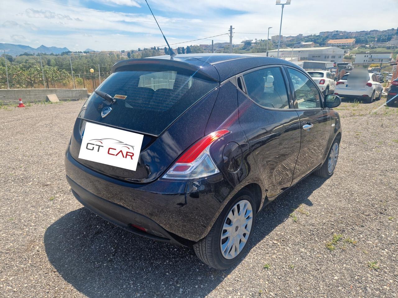 Lancia Ypsilon 1.2 69 CV 5 porte S&S Silver