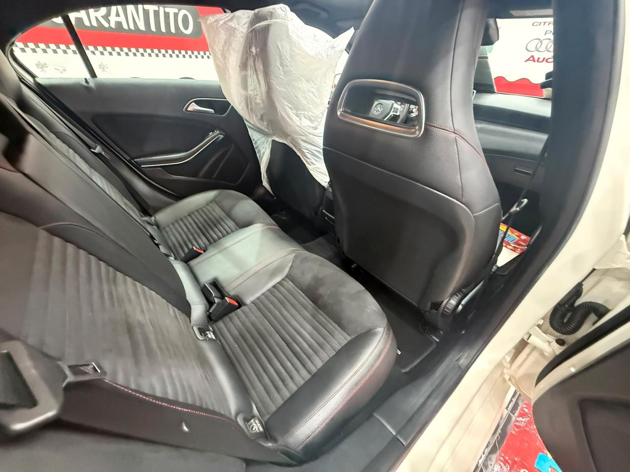 Mercedes-benz A 180 1.5 109cv Premium - 2014