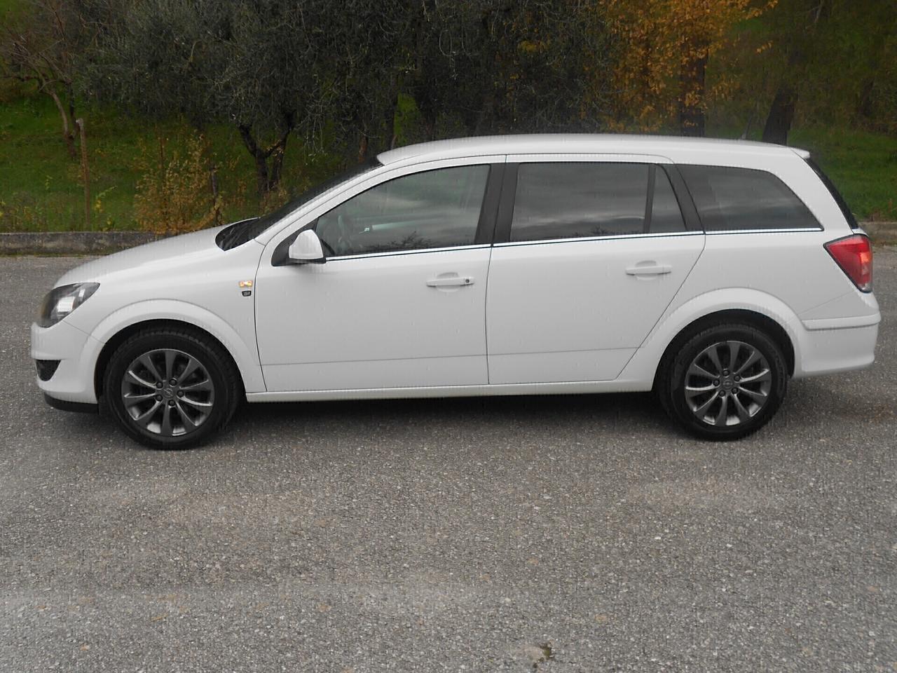 ASTRA S.W.1.7cdti(AUTO NUOVA:FERMA dal 2014)6marce