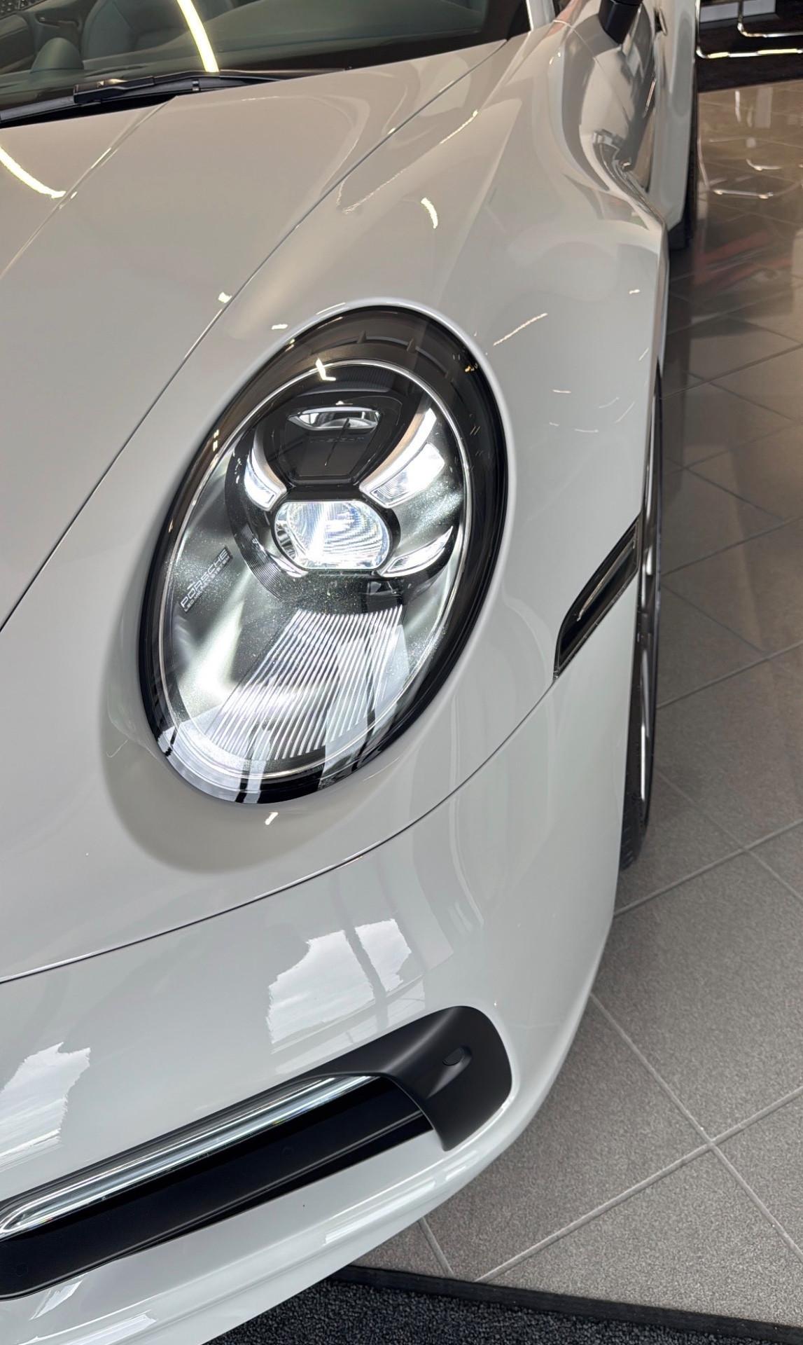 Porsche 911 Carrera Cabriolet