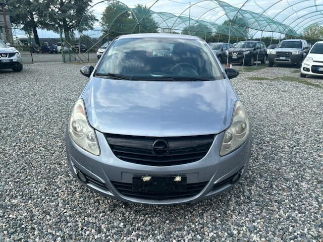 Opel Corsa 1.2 3 porte Cosmo