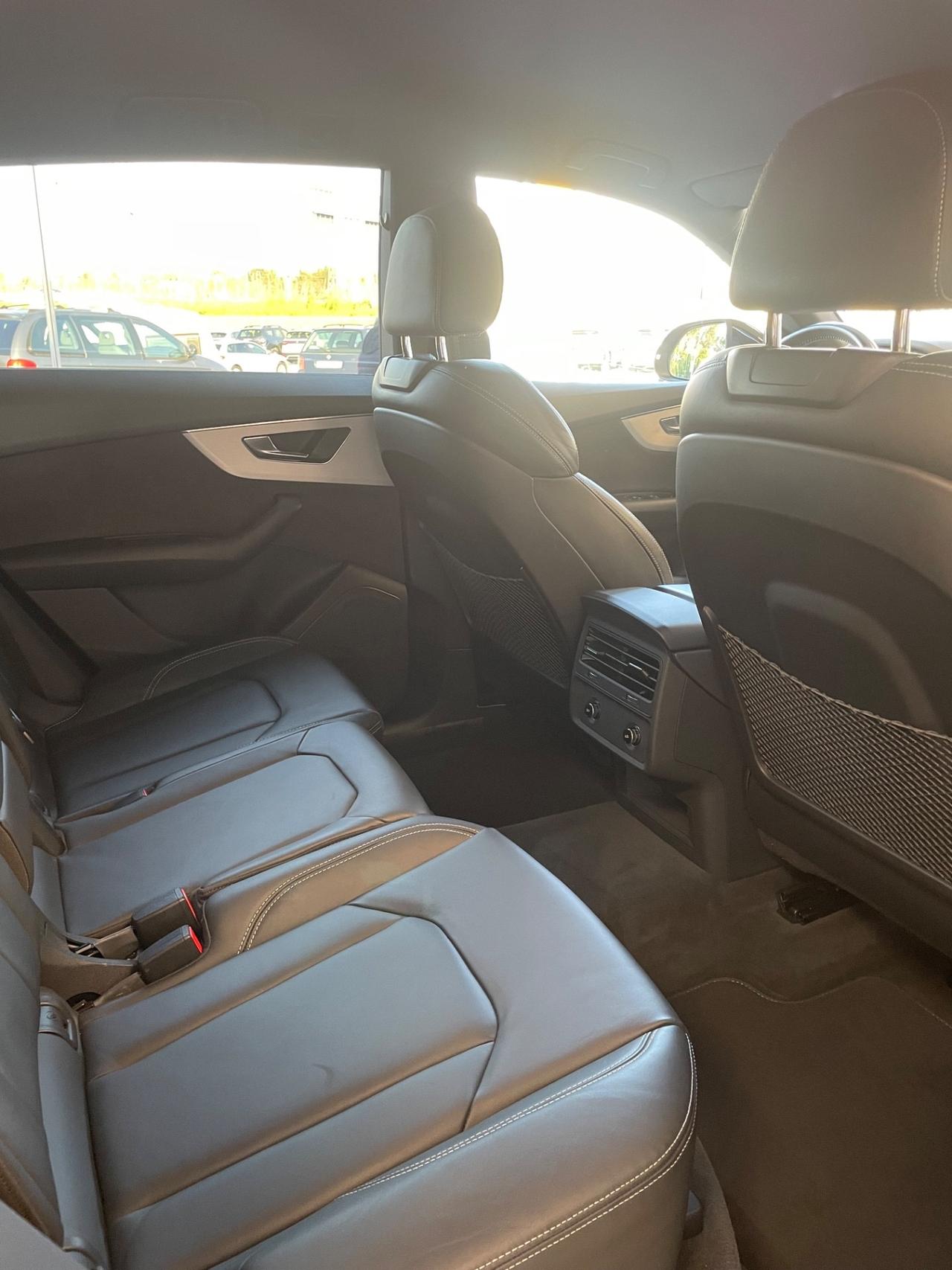 Audi Q8 55 TFSI quattro tiptronic Sport