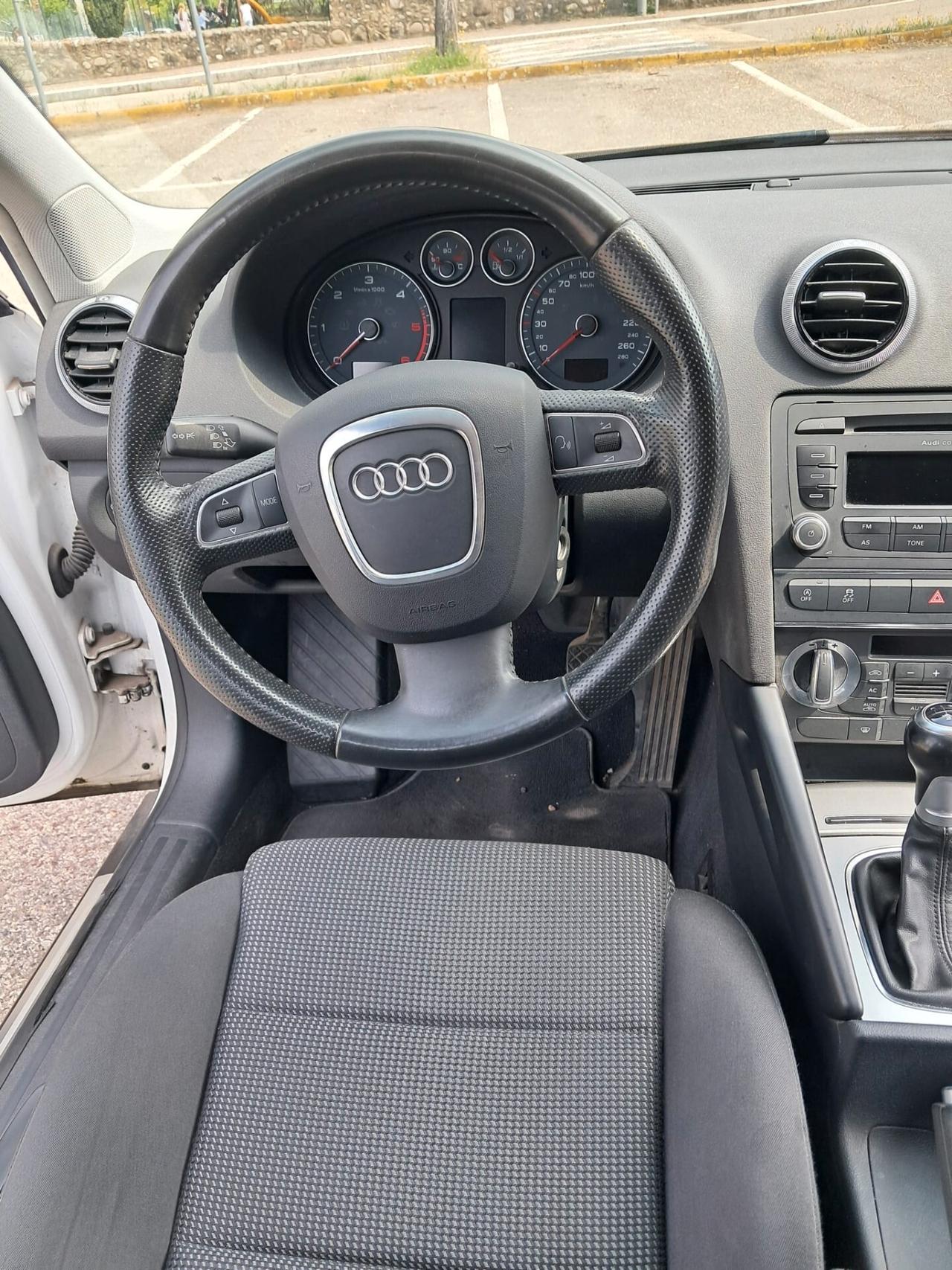 Audi A3 1.6 TDI 105 CV CR Ambition