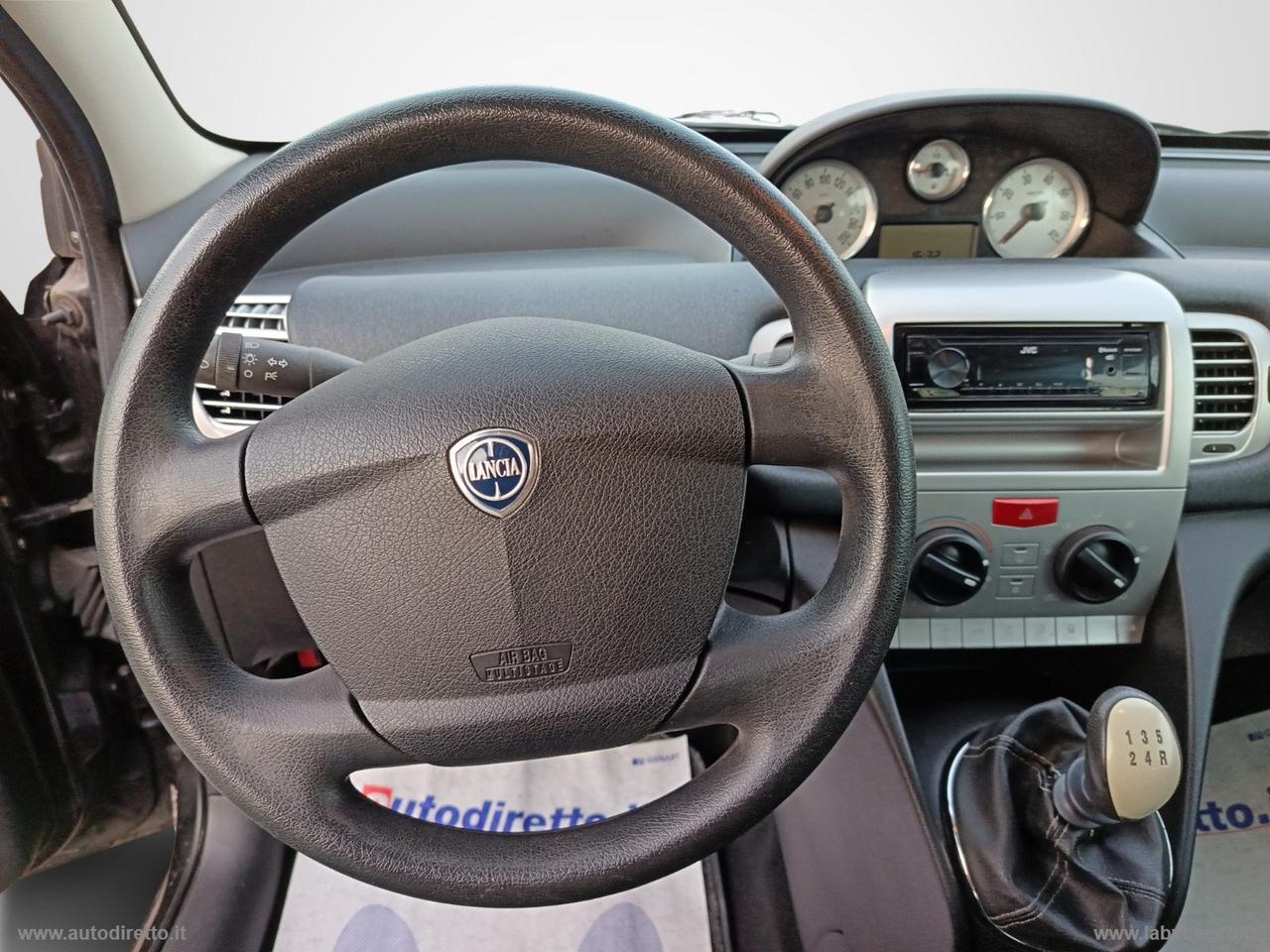 LANCIA Ypsilon 1.2 Versus